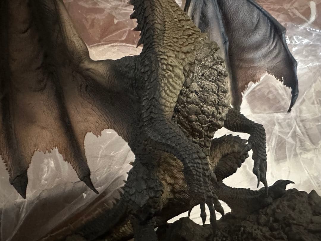 ミラボレアス　クリエイターズモデル　フィギュア