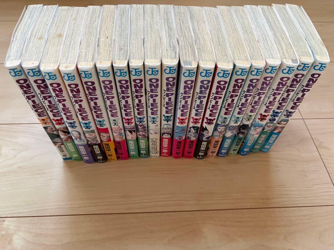 全巻ワンピースコミックス1〜97巻と101巻とファンブックと映画特典ブック