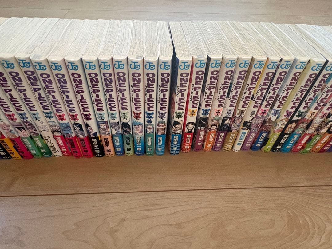 全巻ワンピースコミックス1〜97巻と101巻とファンブックと映画特典ブック