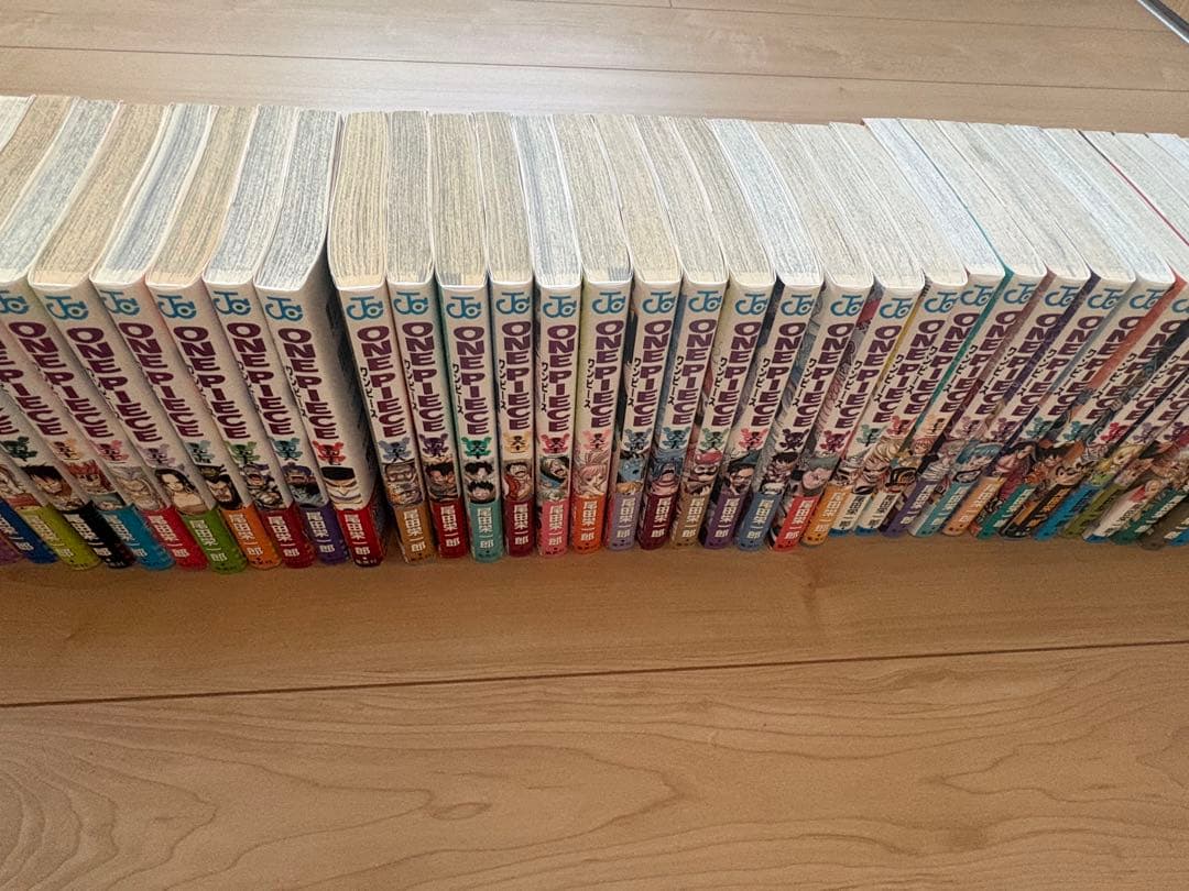 全巻ワンピースコミックス1〜97巻と101巻とファンブックと映画特典ブック