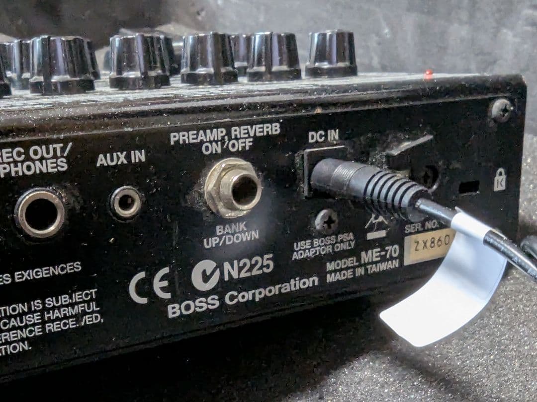 値下！BOSSボスME-70 マルチエフェクターハードケース 説明書アダプター他