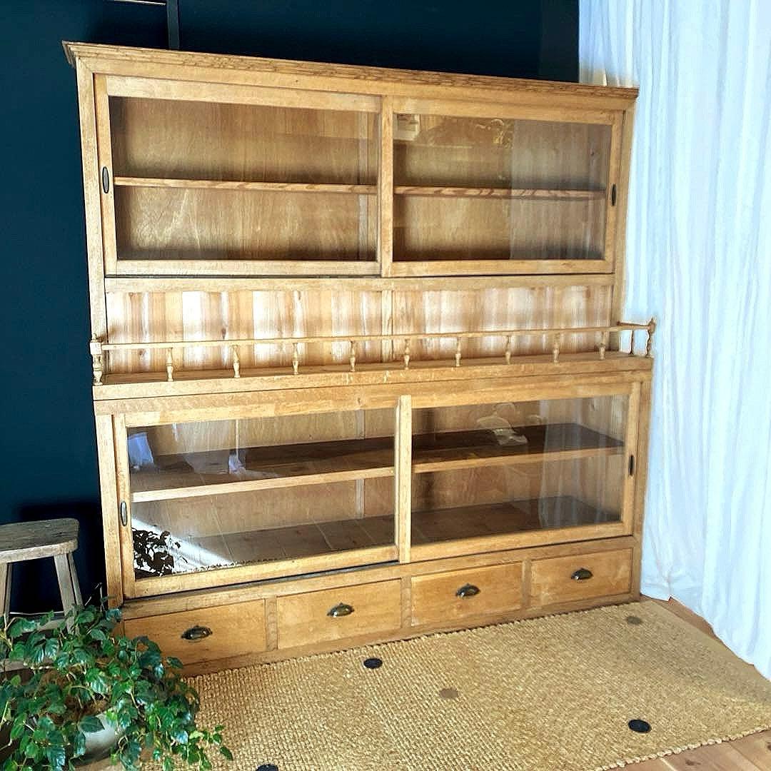 水屋箪笥　稀少　食器棚　ガラス扉　収納棚　什器　古家具　水屋家具