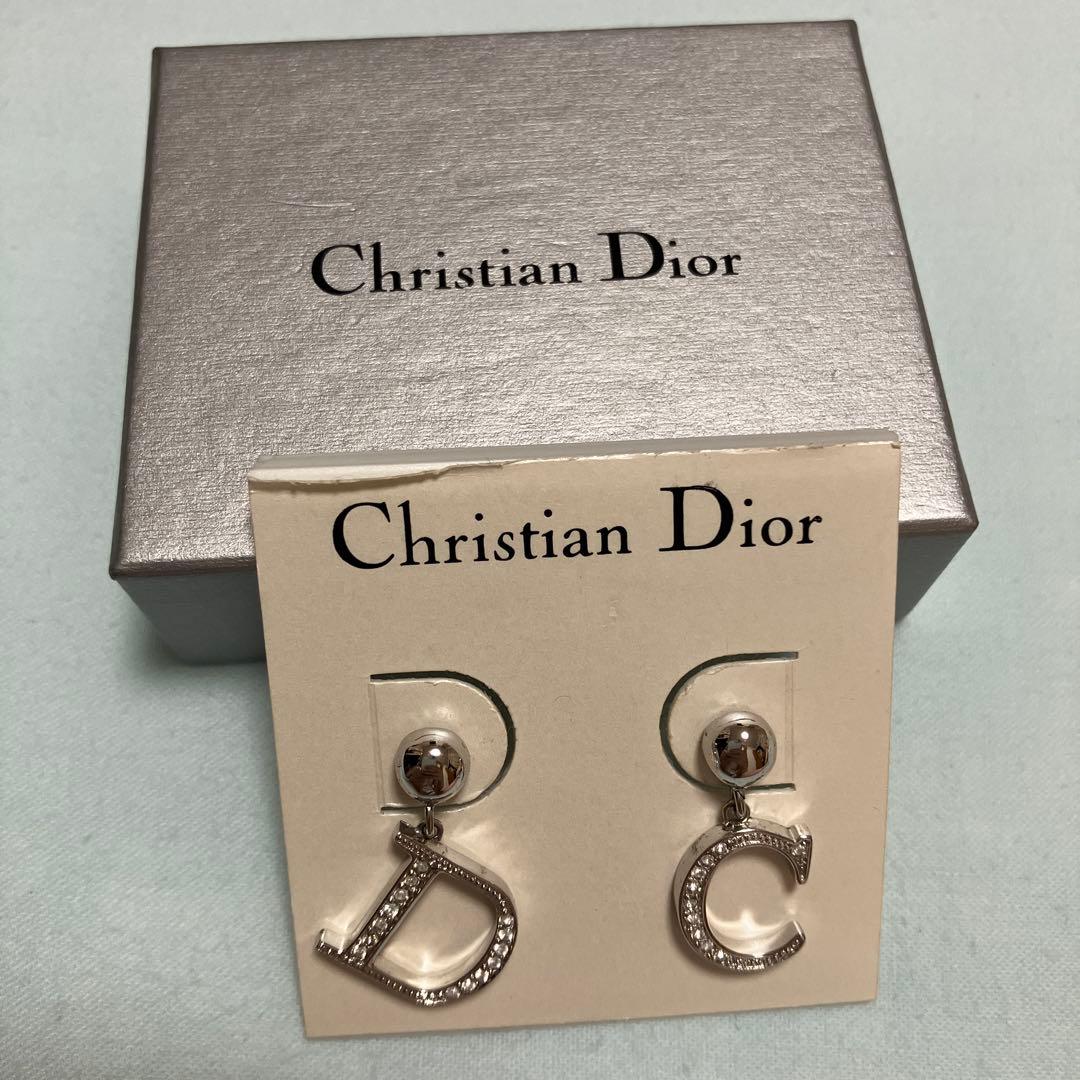 Christian Dior DとCロゴピアス