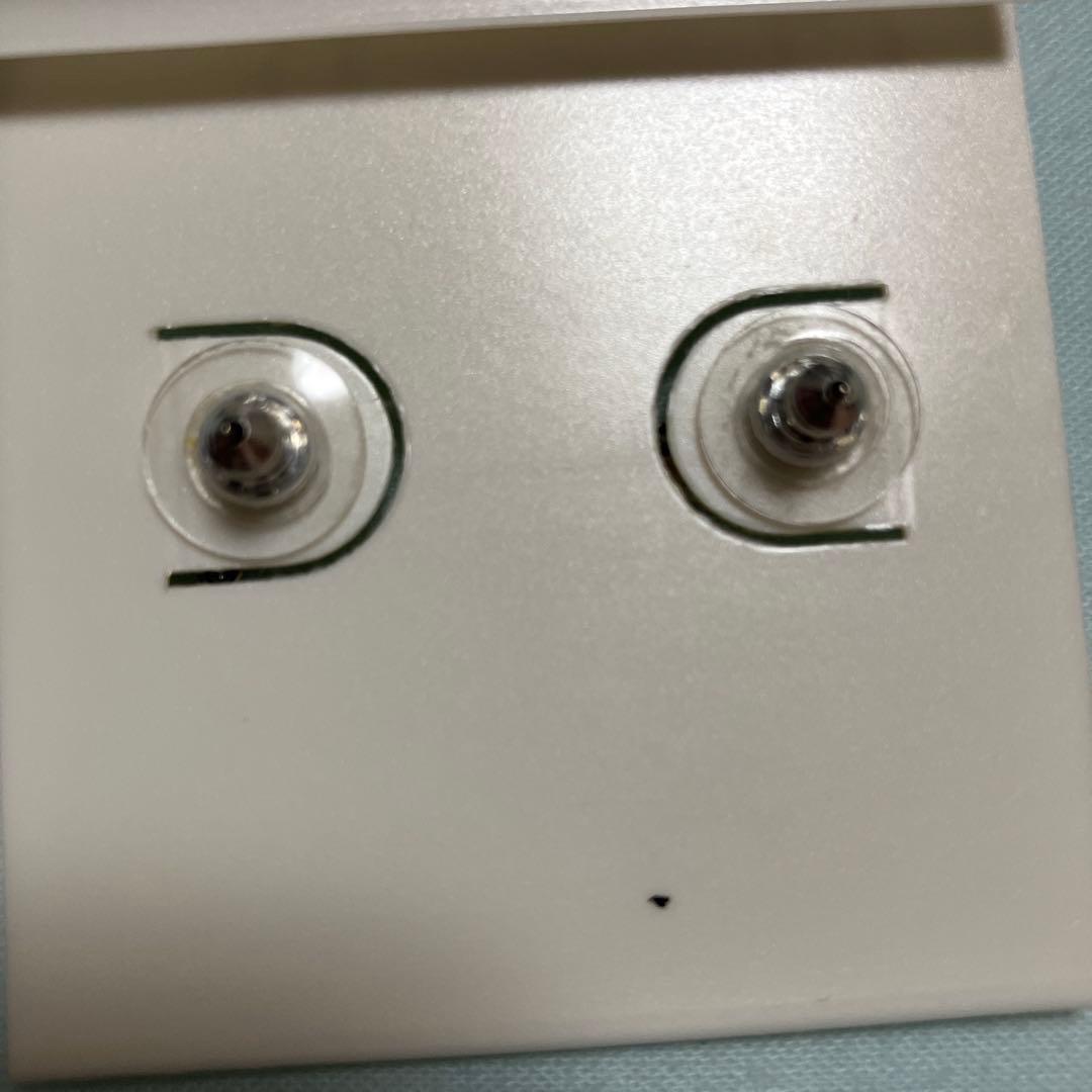 Christian Dior DとCロゴピアス