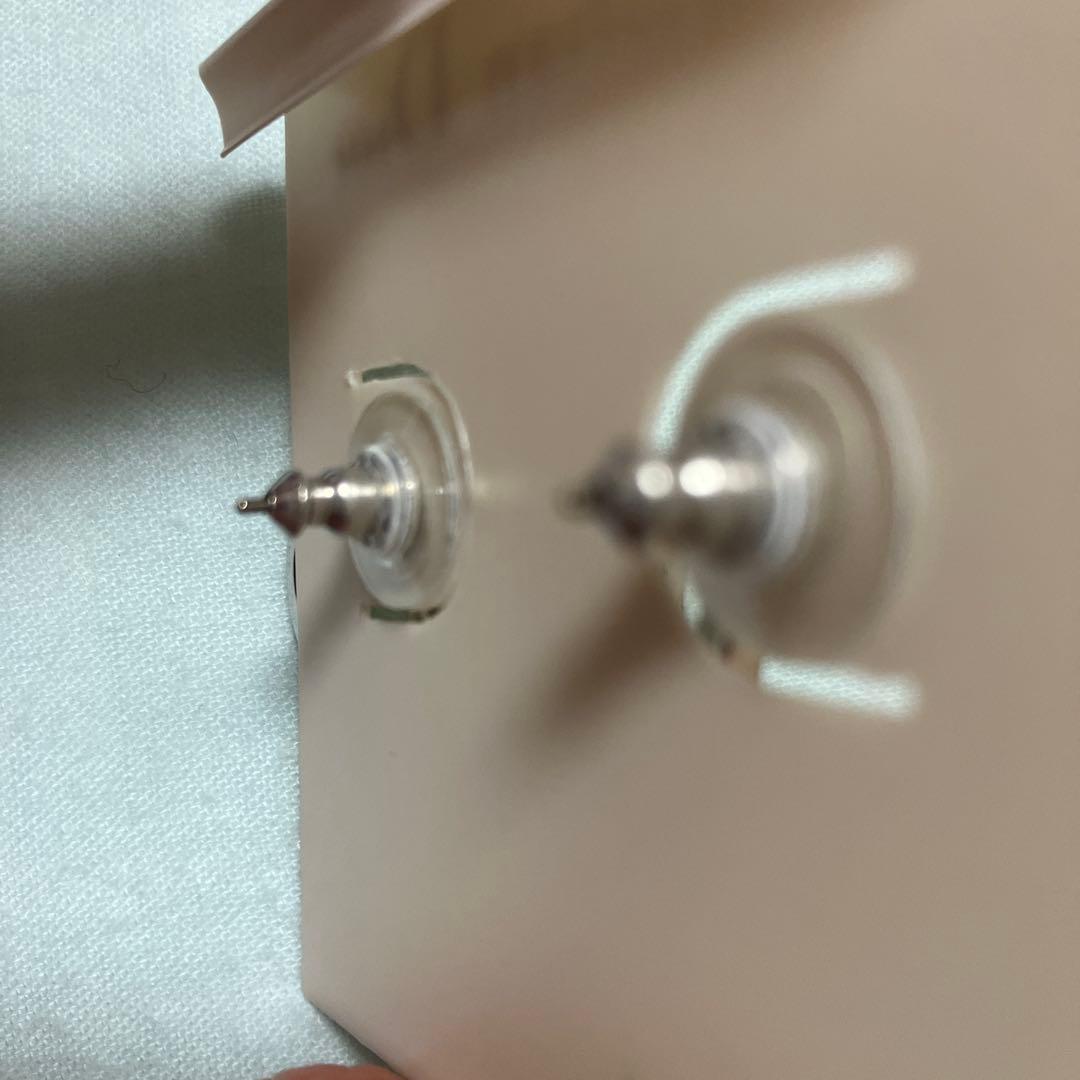 Christian Dior DとCロゴピアス