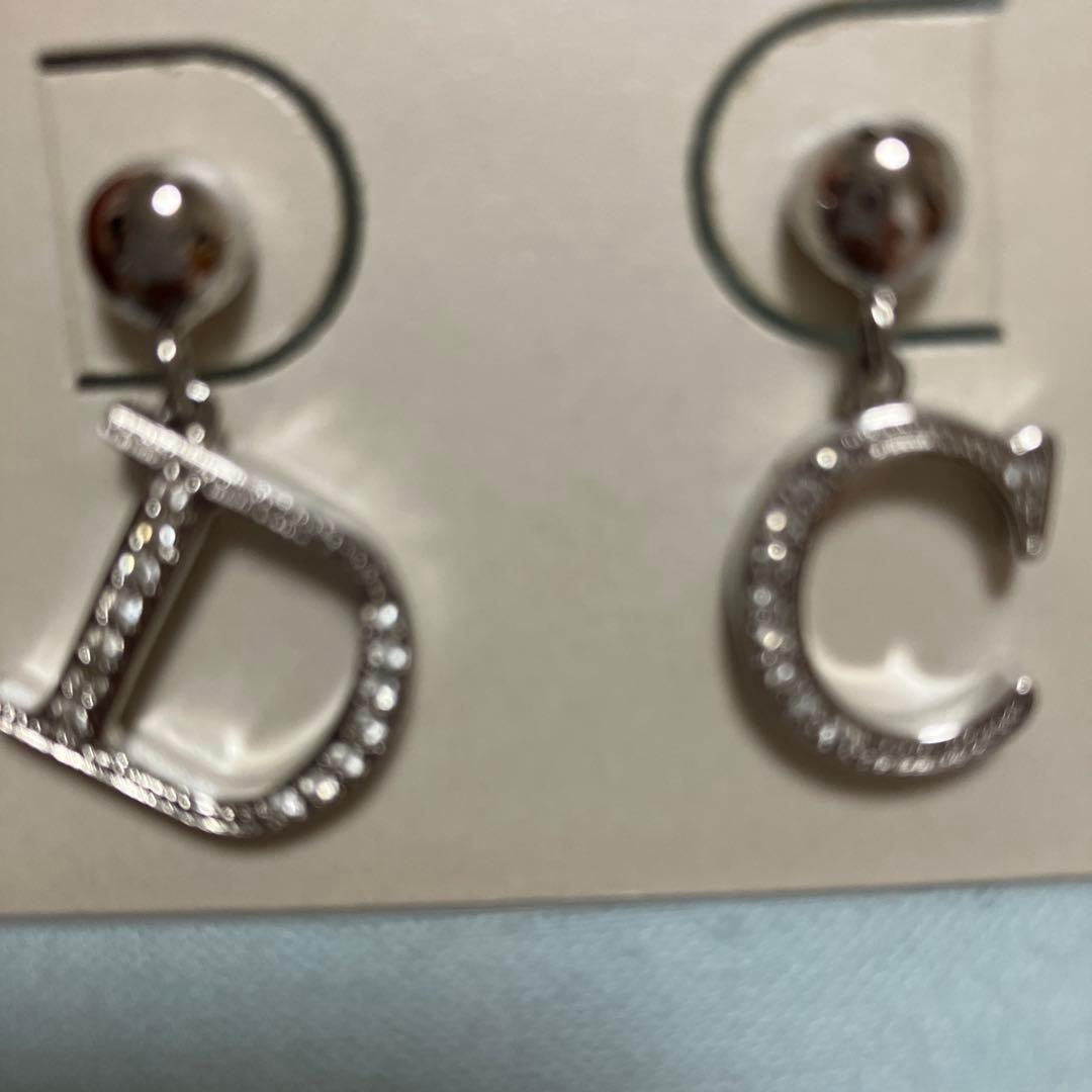 Christian Dior DとCロゴピアス