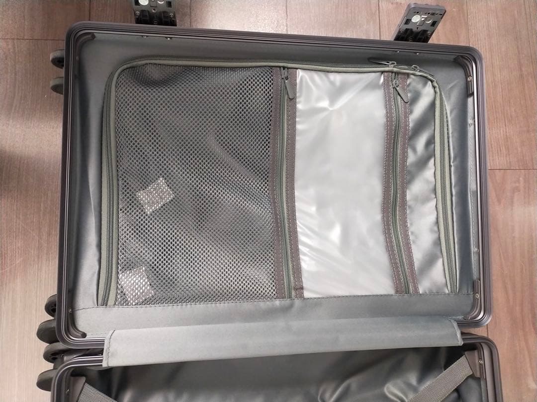 USB充電ポート付きハードシェルキャリーケース 新品　未使用