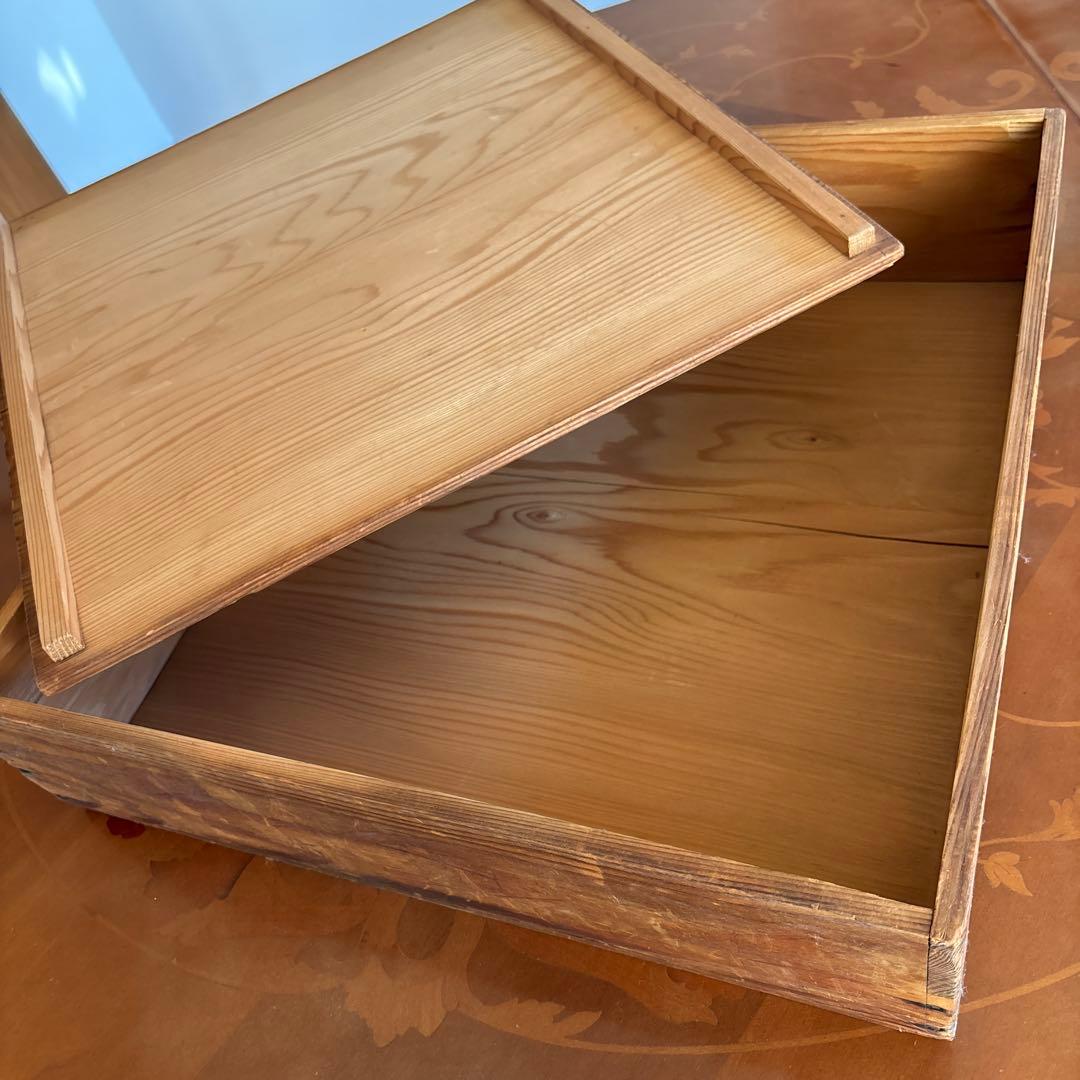 アンティーク九谷焼の大皿　カラフルな菊の絵尽くし