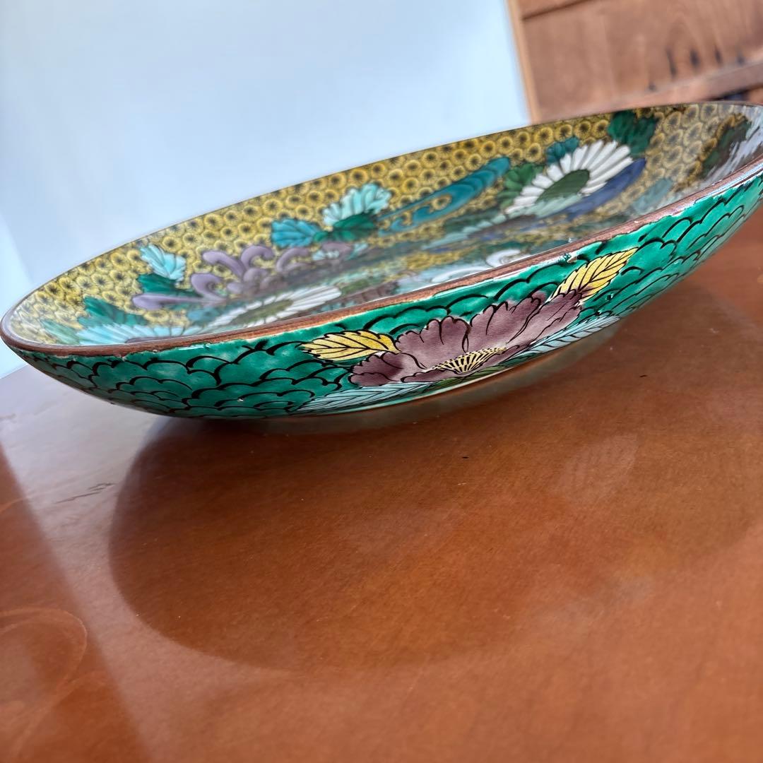 アンティーク九谷焼の大皿　カラフルな菊の絵尽くし