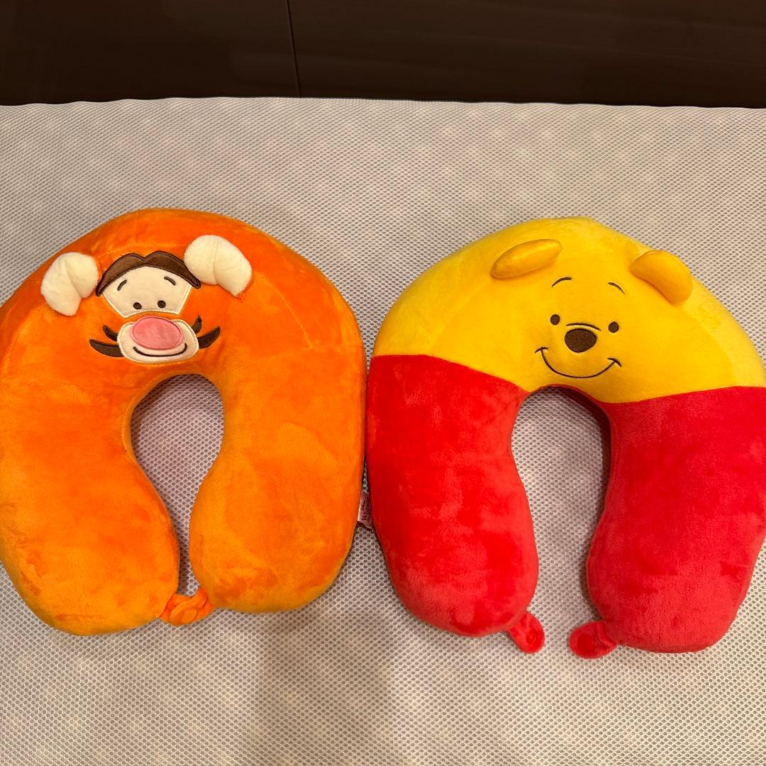 プーさんとティガーのネックピロー枕まくらトラベルピローディズニーDisney