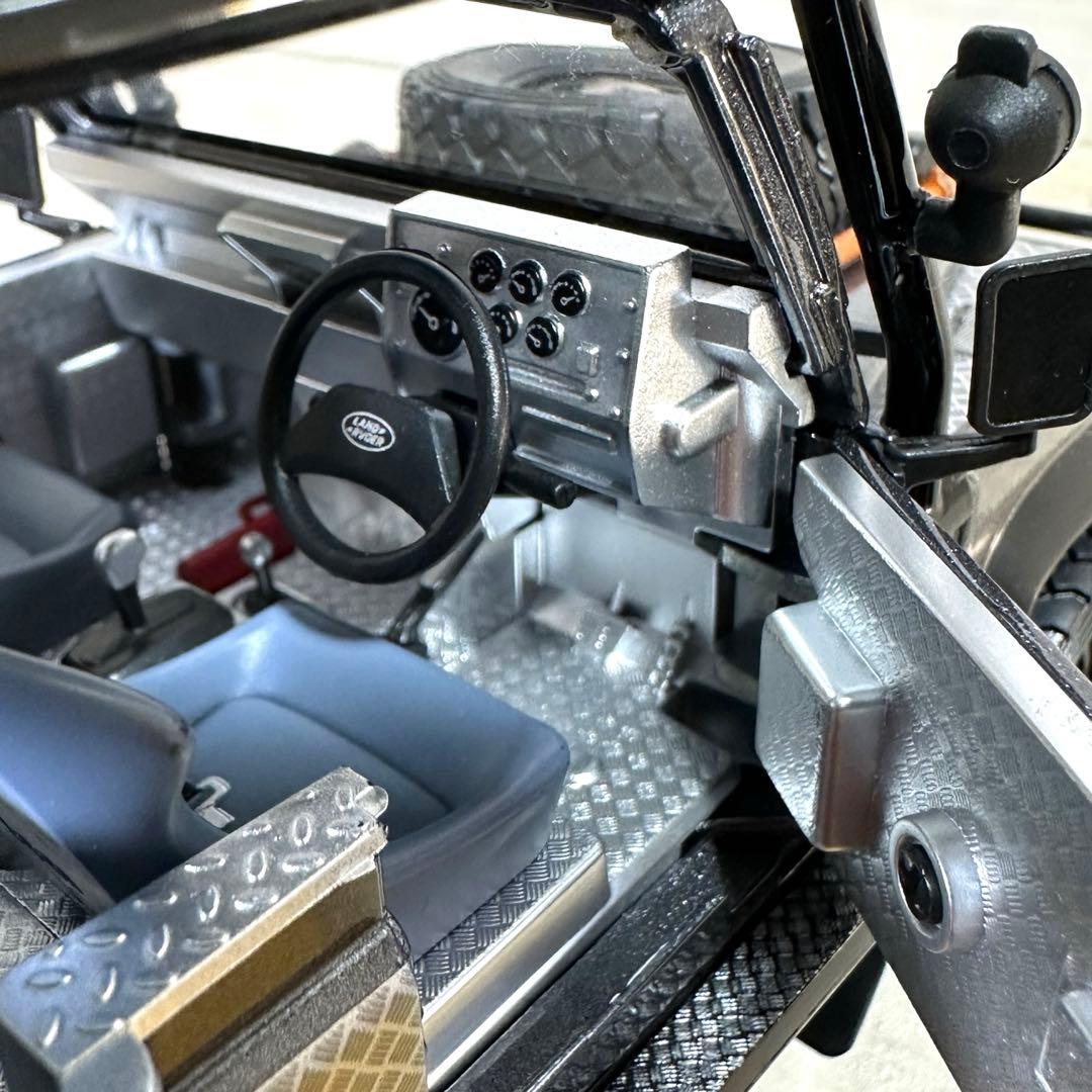 ランドローバー ディフェンダー ムービーエディション 「トゥームレイダー」