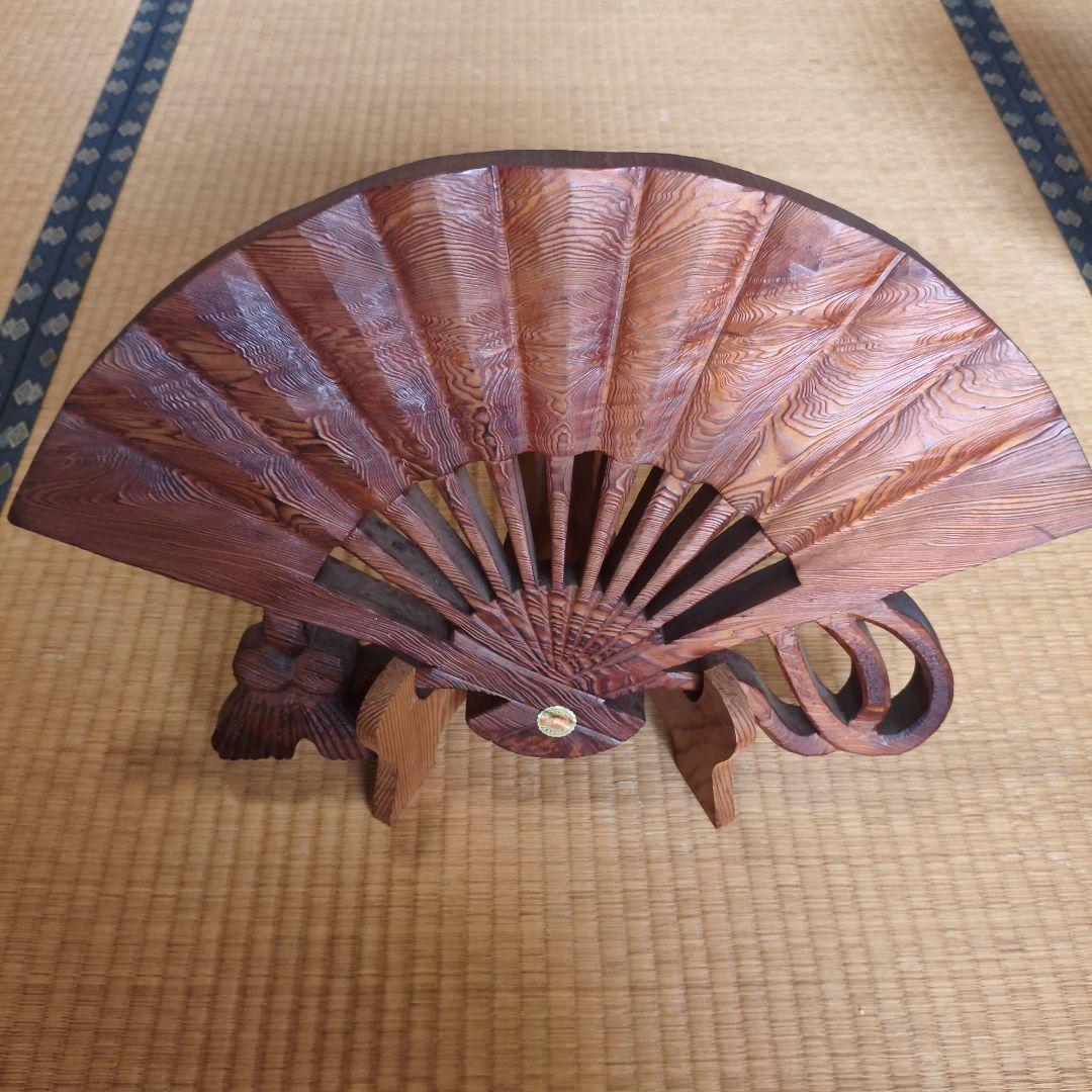 屋久杉 飾り扇 幅54cm 大型 壁掛け 彫刻 結び紐 木工芸品