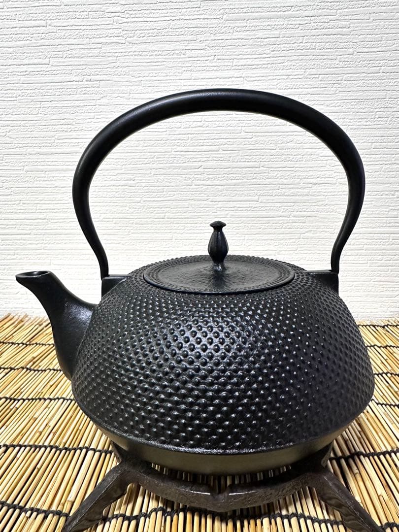 未使用品、栞付　南部盛榮堂ＯＩＧＥＮ造　平形アラレ　メーカー保証ＩＨ対応品