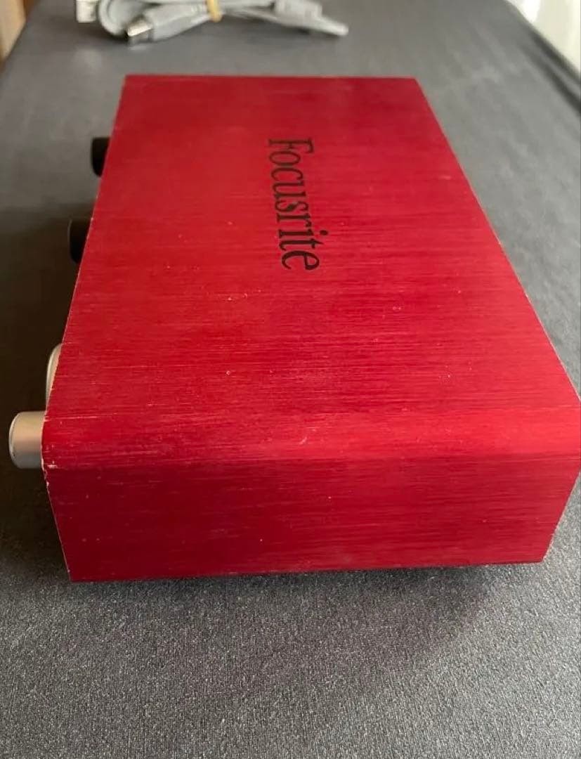 Focusrite Scarlett 2i2 オーディオインターフェイス　初代