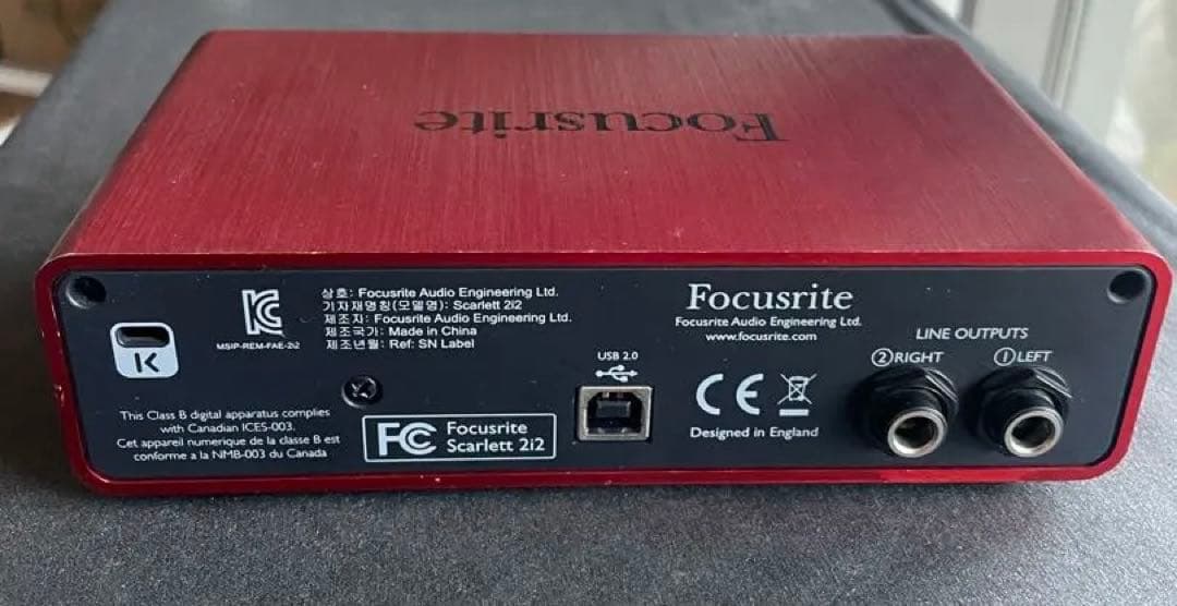 Focusrite Scarlett 2i2 オーディオインターフェイス　初代