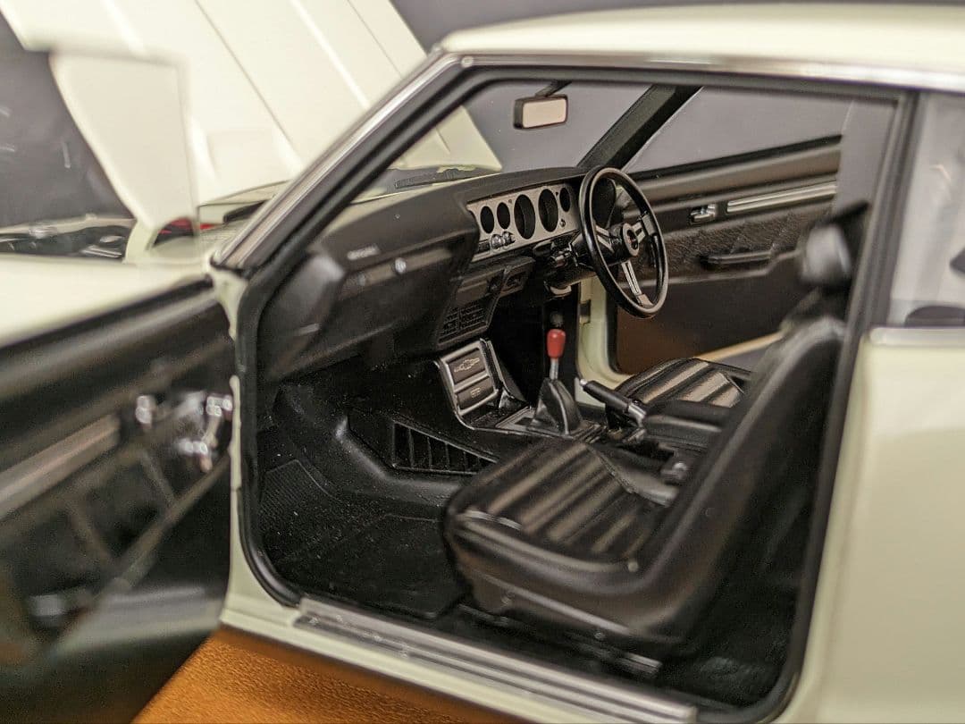 オートアート 1/18 日産 スカイライン 2000 GT-R KPGC110