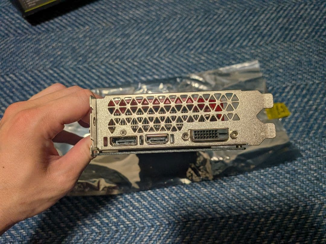 COLORFUL GeForce GTX 1660 Super 本体