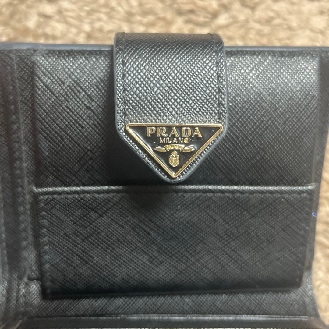 最終値下げ 美品 PRADA プラダ 黒 二つ折り財布 ウォレット ブラック