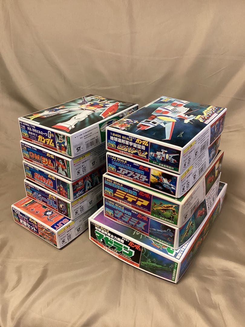 新品 赤バンダイ ガンダムプラモデル 旧キット ガンプラ 美品 10点セット
