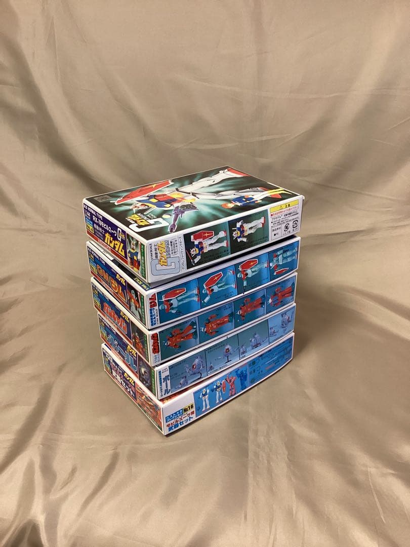 新品 赤バンダイ ガンダムプラモデル 旧キット ガンプラ 美品 10点セット