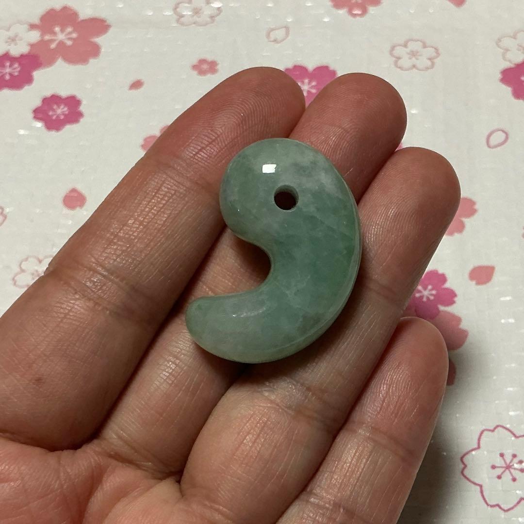 糸魚川翡翠　土倉沢　勾玉　1点のみ‼︎