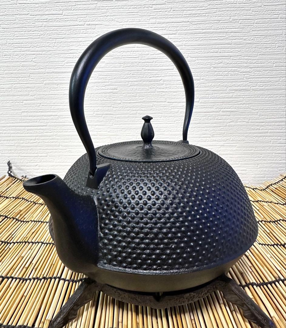 新品、供箱付　南部盛榮堂OIGEN造　１６型アラレ　ＩＨ対応品　南部鉄瓶　鉄瓶