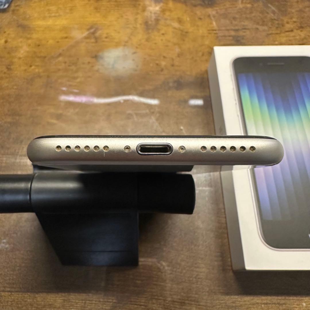 iPhoneSE3 128GB スターライト　SIMフリー se3