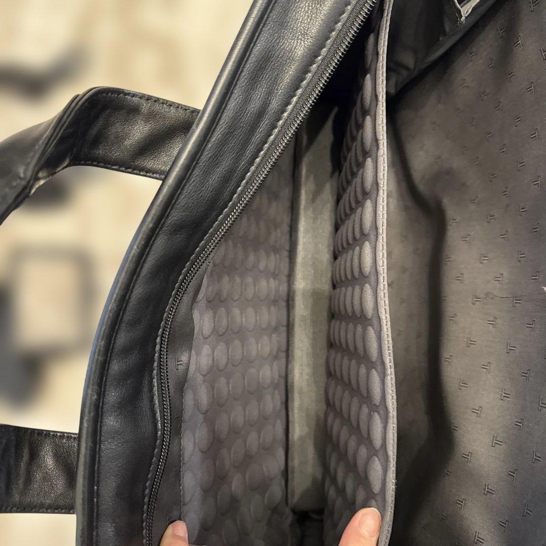 TUMI　ビジネスバッグ　オールレザー　T-pass A4収納　PC収納