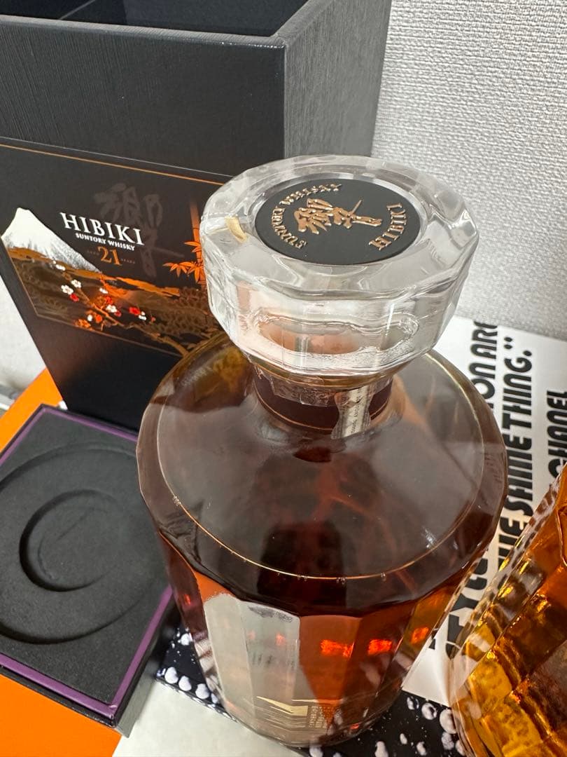 新品未開封サントリー響 21年 花鳥風月 意匠ボトル& ジャパニーズハーモニー