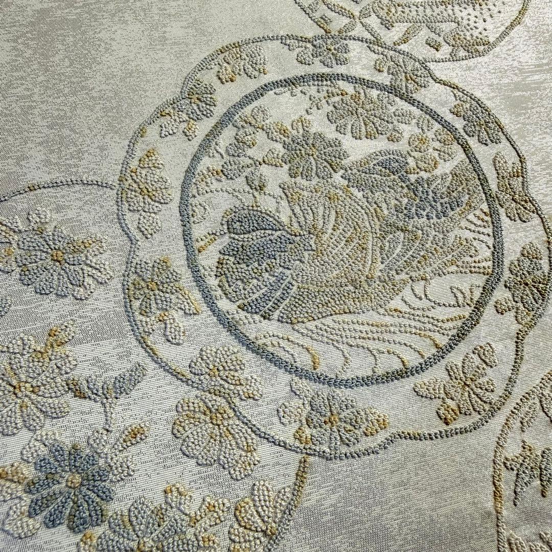 6k110 袋帯　絹　相良刺繍　白　銀色　青　黄色　花柄　和装　着物