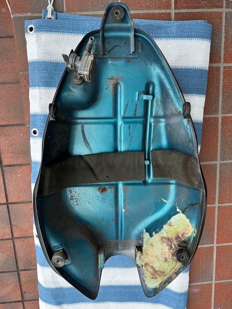 バリオス1型　タンク　Kawasaki