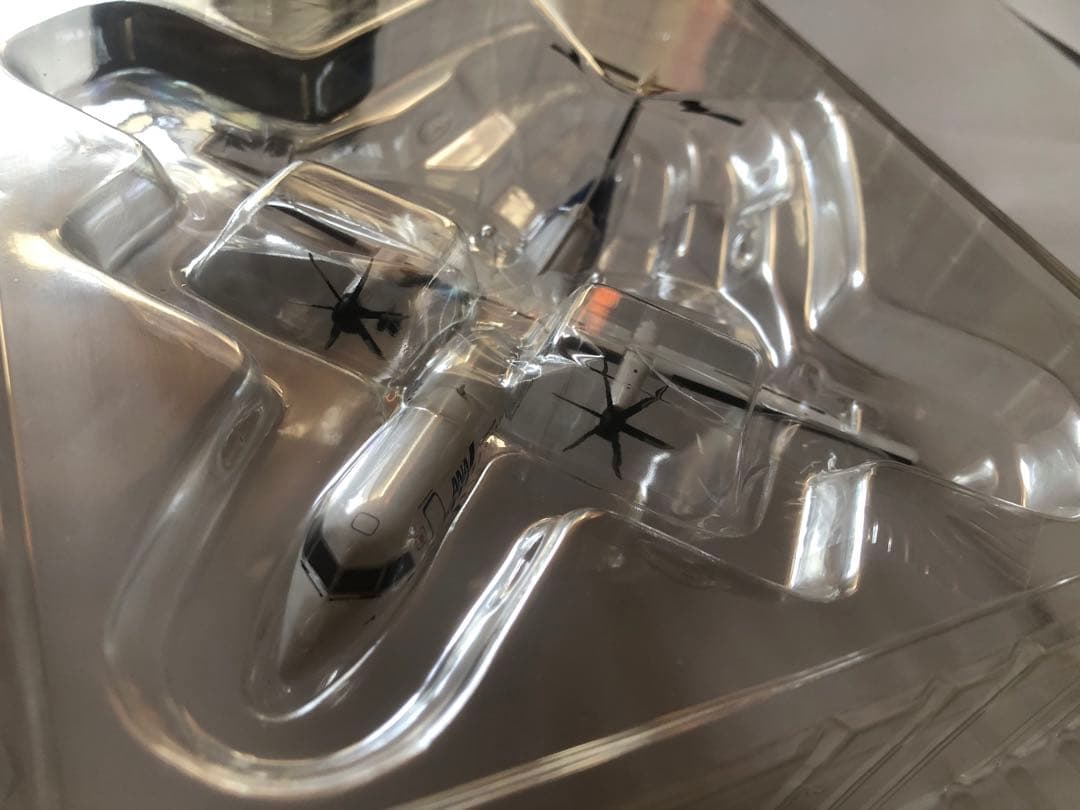 全日空商事　1/200 ANA DHC-8-400 ダイキャストモデル