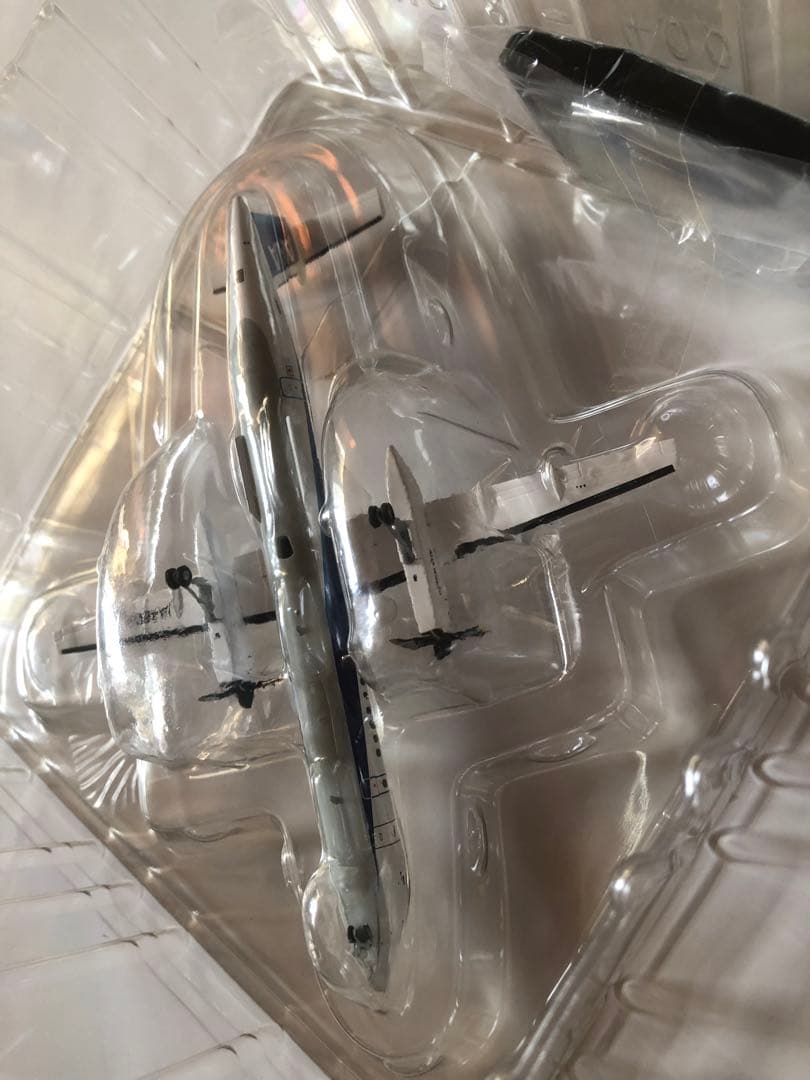 全日空商事　1/200 ANA DHC-8-400 ダイキャストモデル