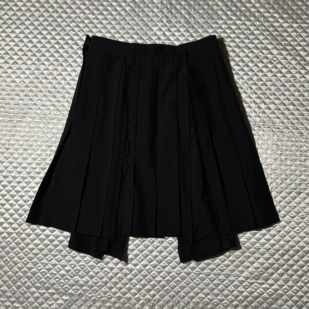 AD2012 archive カットアウトウールギャバプリーツスカート 黒