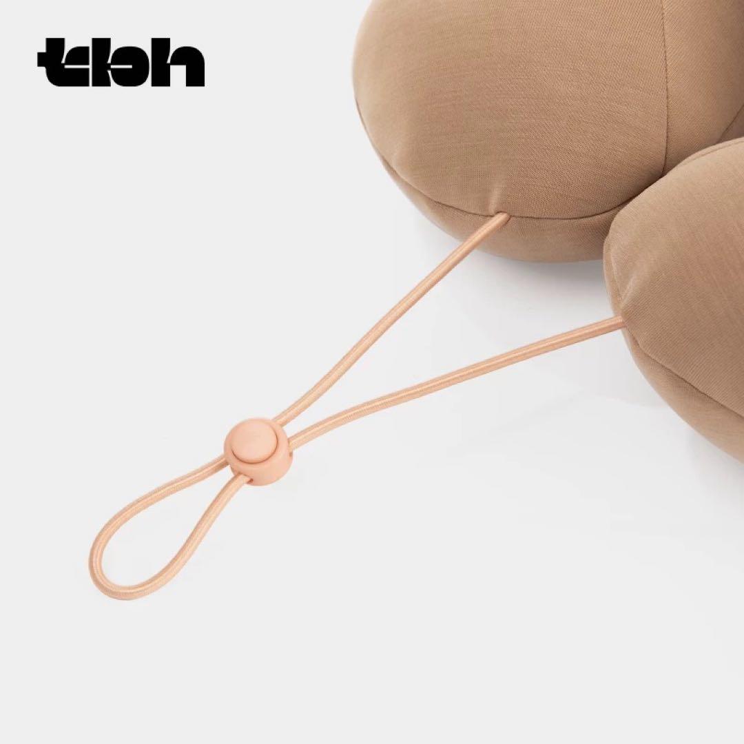 海外限定Hello Kitty x TBH フード付きネックピロー ブラウン