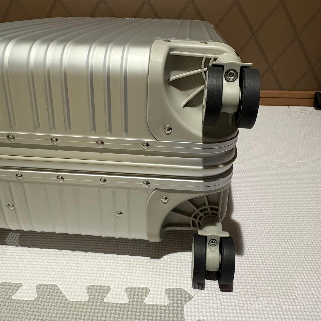 【未使用】Mercedes-Benz アルミニウムキャリーケース 32L
