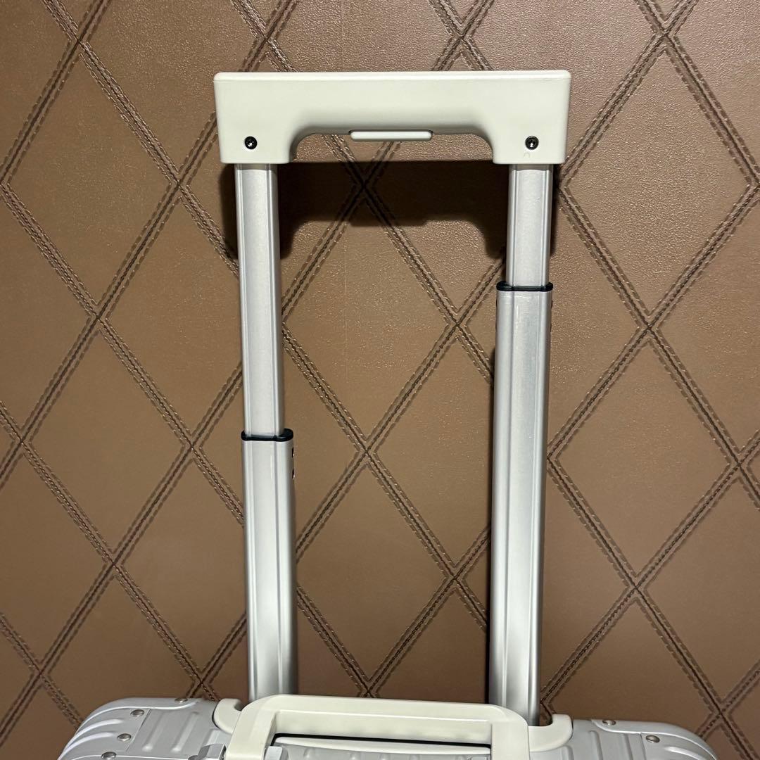 【未使用】Mercedes-Benz アルミニウムキャリーケース 32L