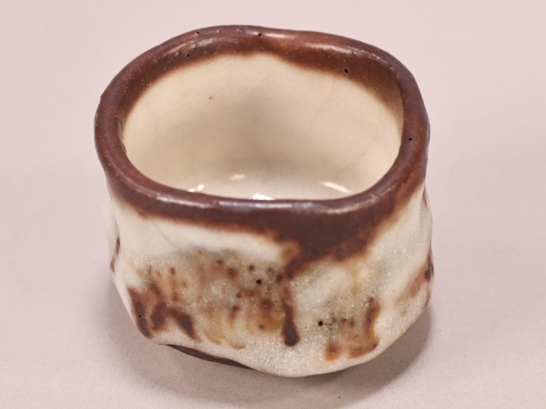 BK402　本物保証　小林武春　鼠志野　ぐい　共箱　共布　栞　酒器