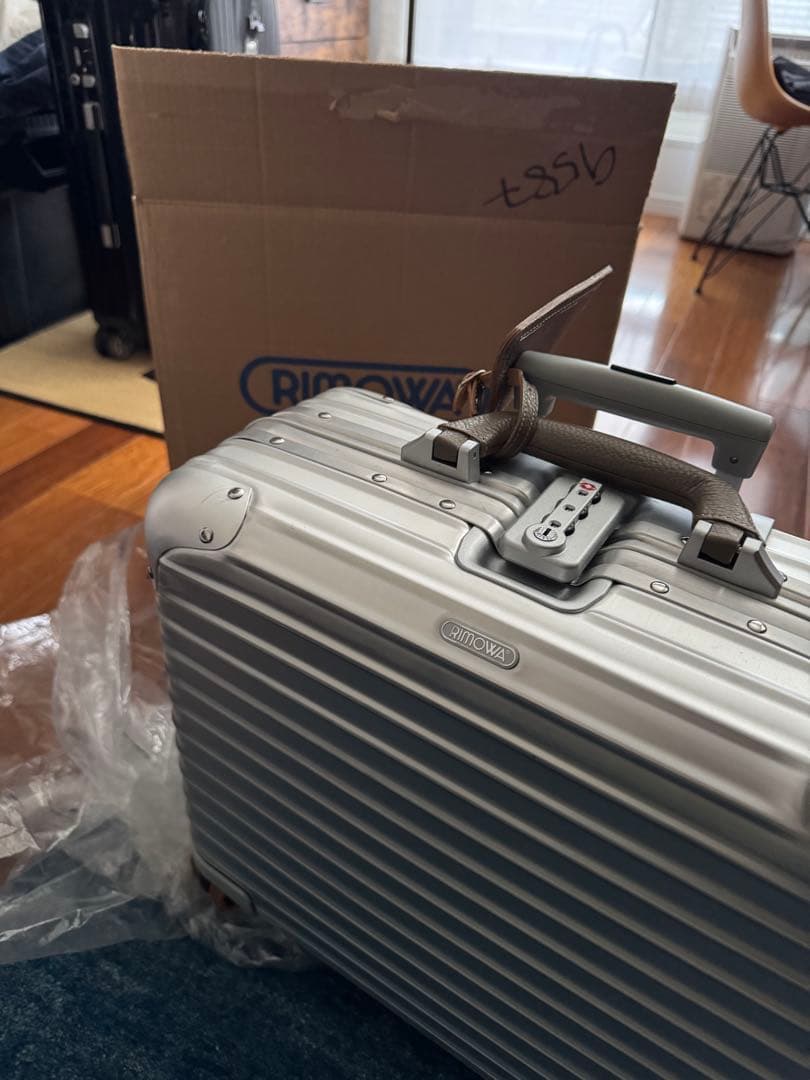 リモワシルバー ビジネストローリー29ケース