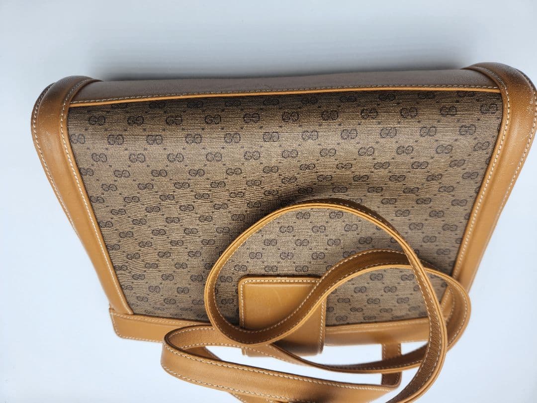 GUCCI ロゴパターン ショルダーバッグ