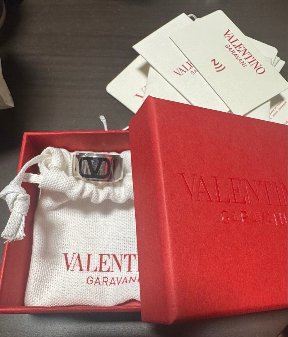 Valentino ヴァレンティノ　Vロゴ シグネチャー メタル リング