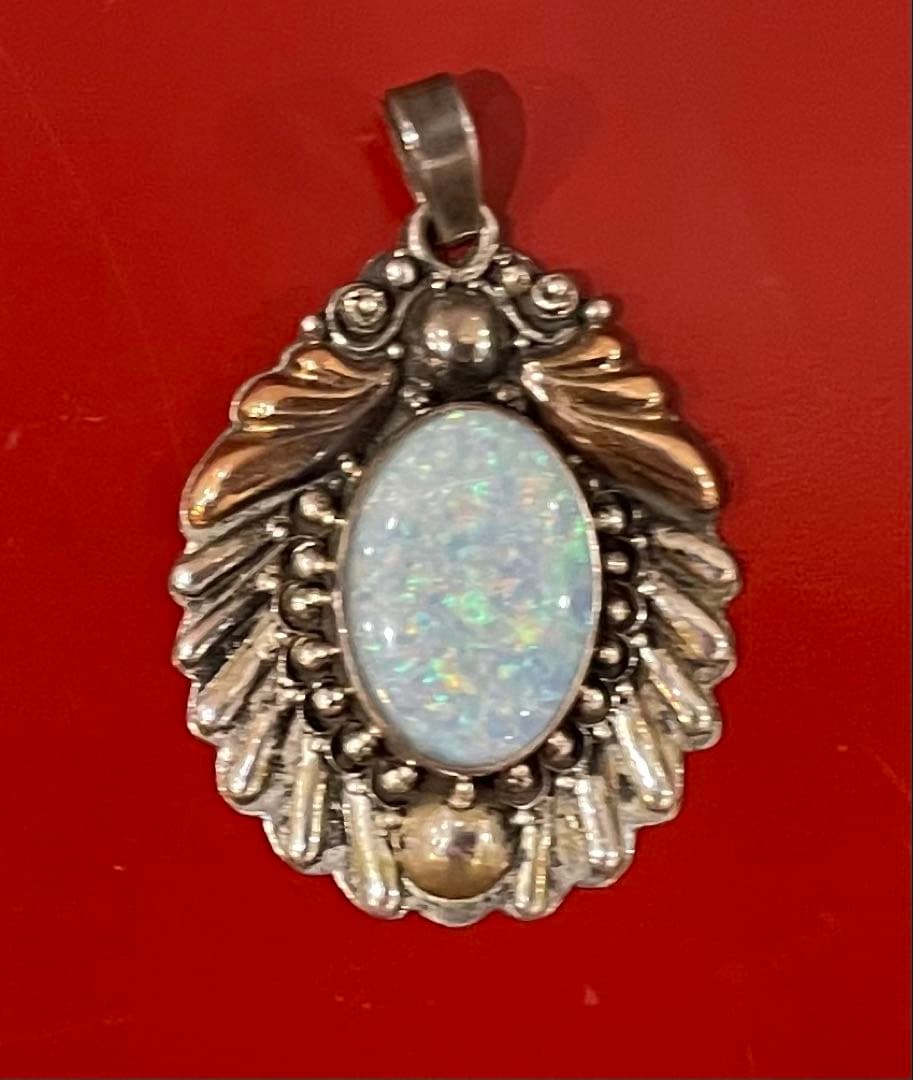 オパールのペンダントトップ‼️華やかでシック❗️Silver925❣️