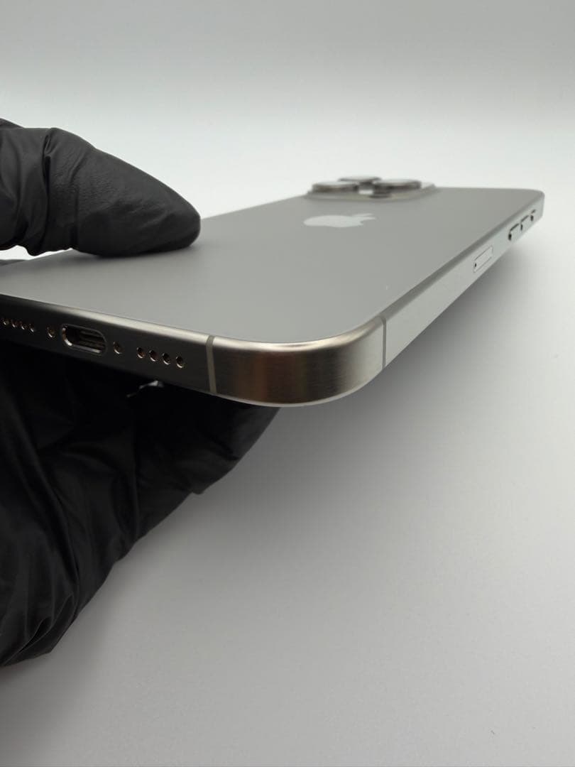 【美品】iPhone 15 Pro Max 256GB 国内版SIMフリー