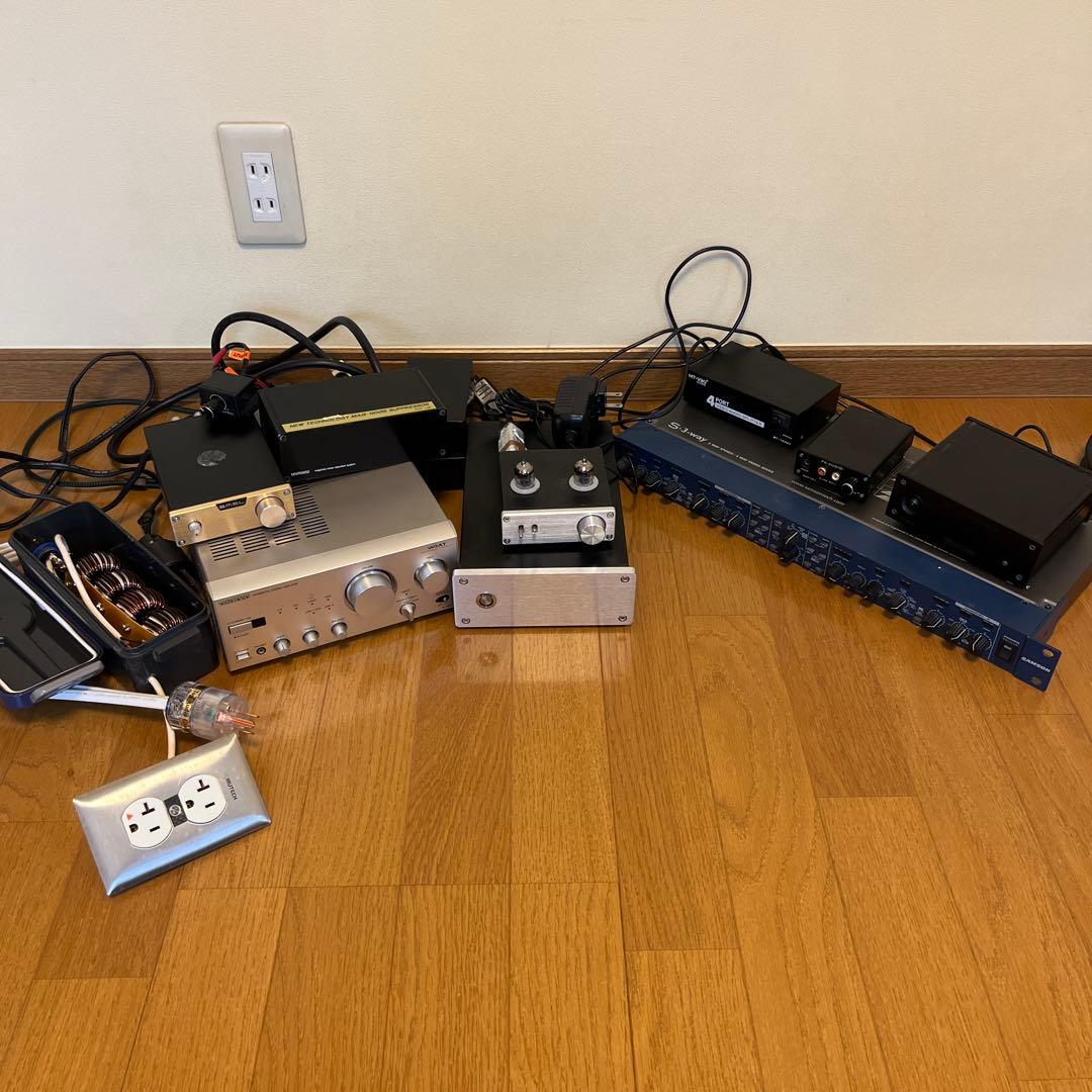 オーディオ用の物たち、アンプなど10点