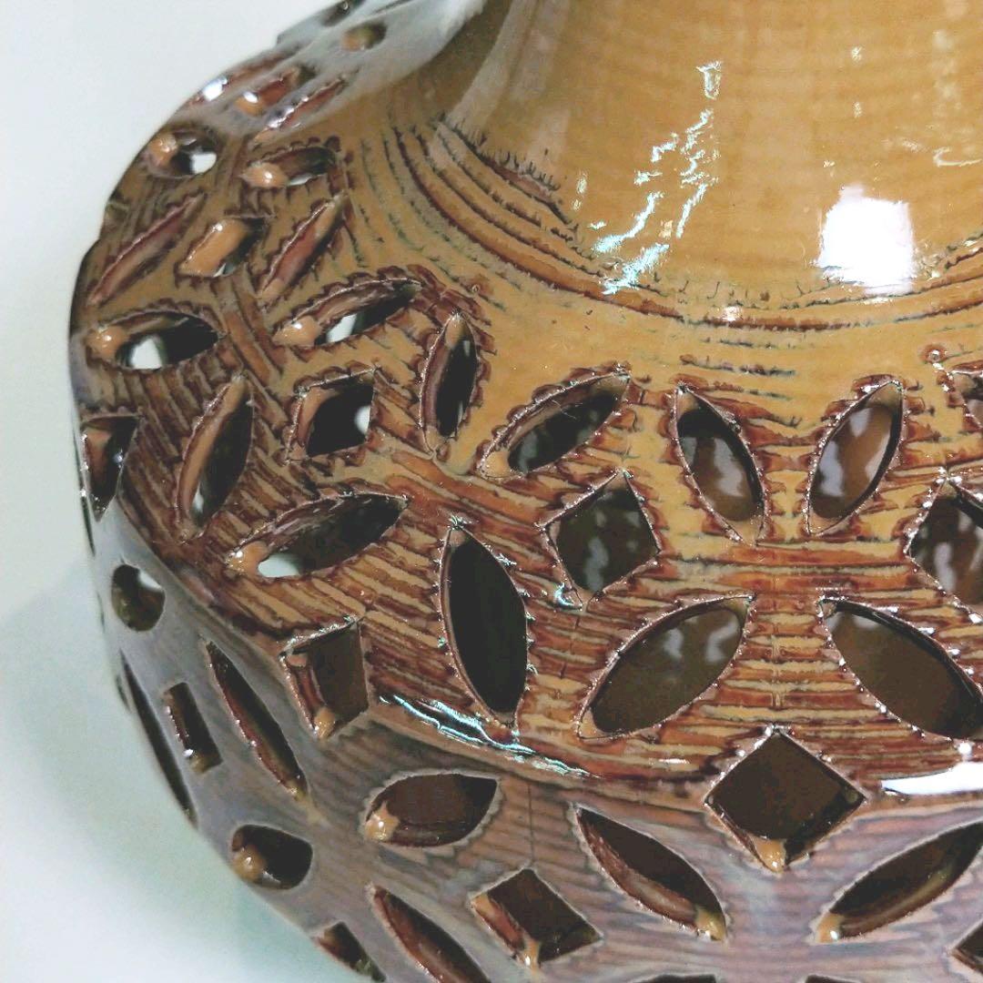 【茶道具】十五代 亀井味楽作　高取焼　七宝透花入