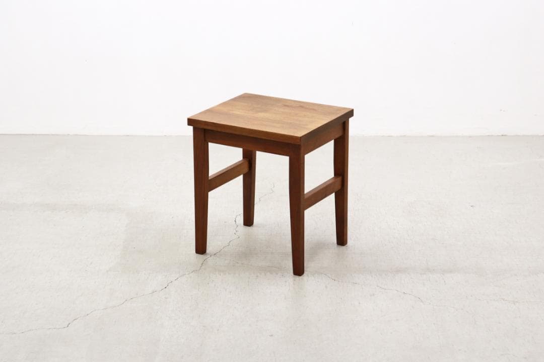 シャルドネ PINEAU ピノウ ウォールナット無垢材 スツール チェア モダン