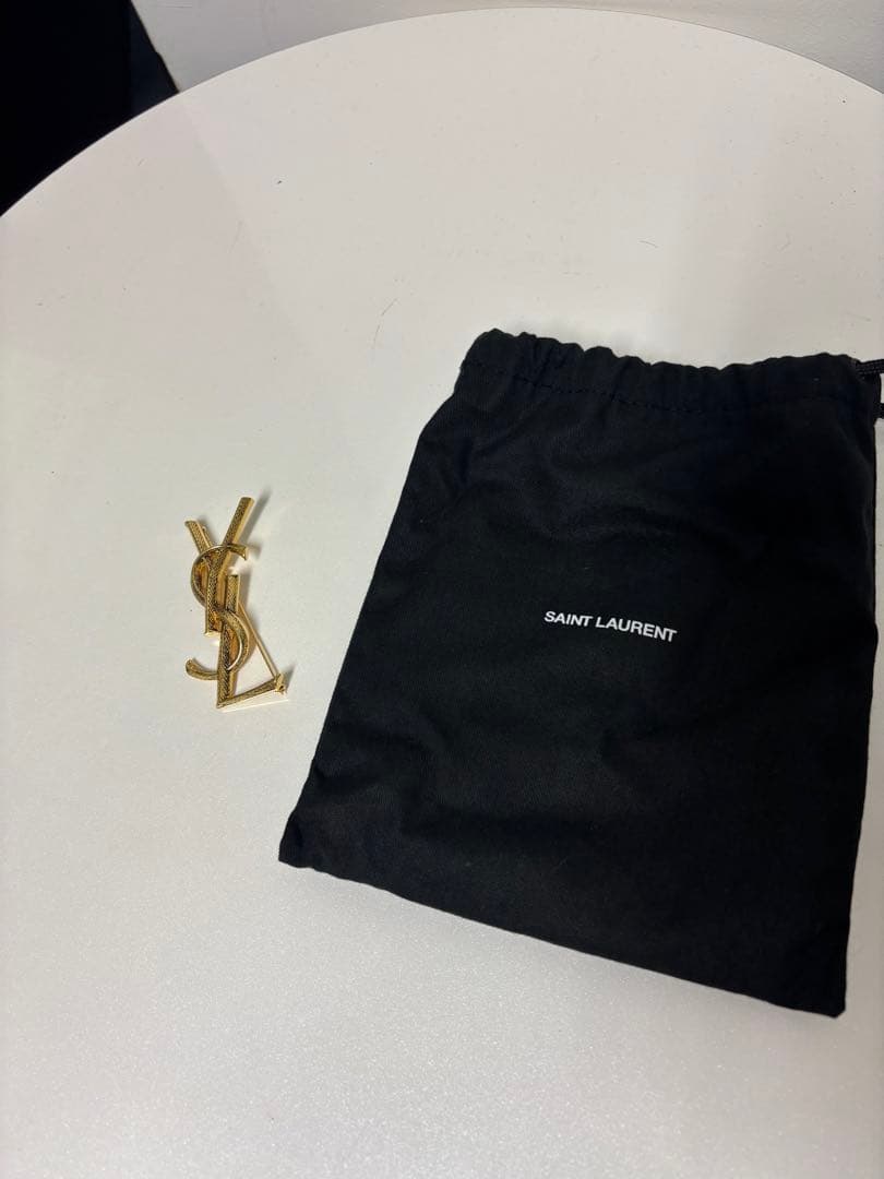 【✨極美品✨】Yves Saint Laurent ゴールドブローチ