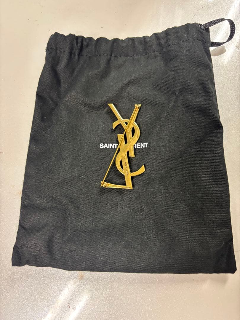 【✨極美品✨】Yves Saint Laurent ゴールドブローチ