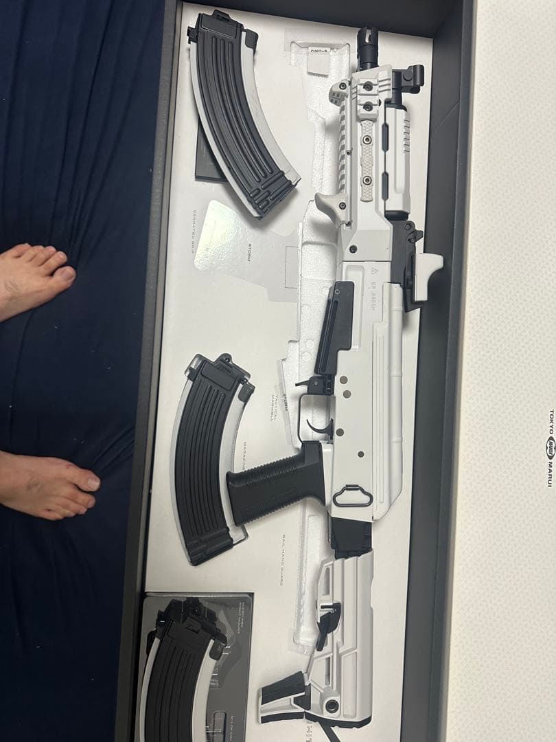 AK WHITE STORM 次世代電動ガン