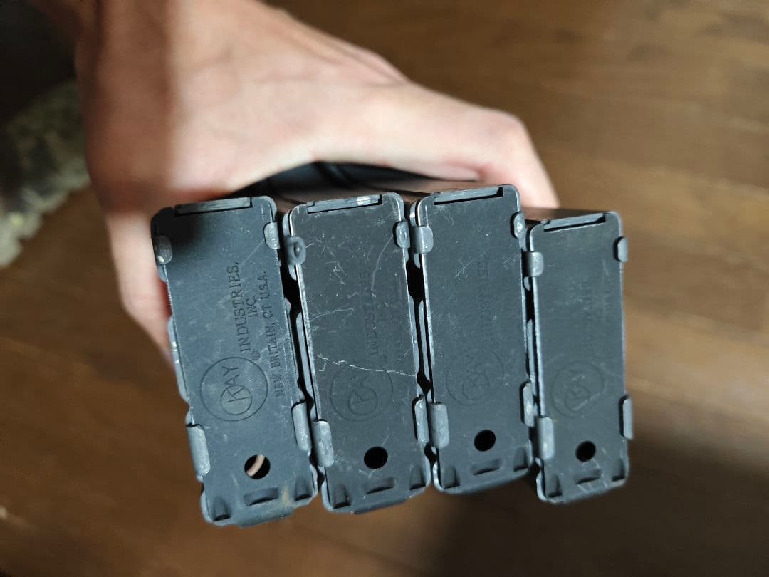 実物 放出品マガジン　4個セット